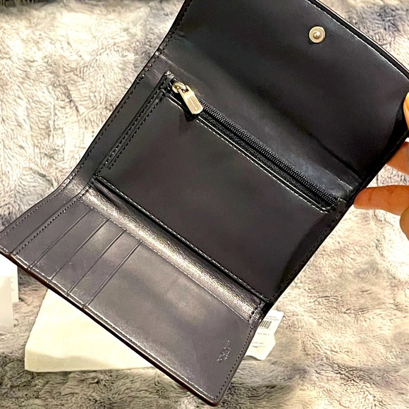 ❌SOLD❌ Coach Wallet blue and black, silver hardware. Used once in new condition. - Picture 3 of 7